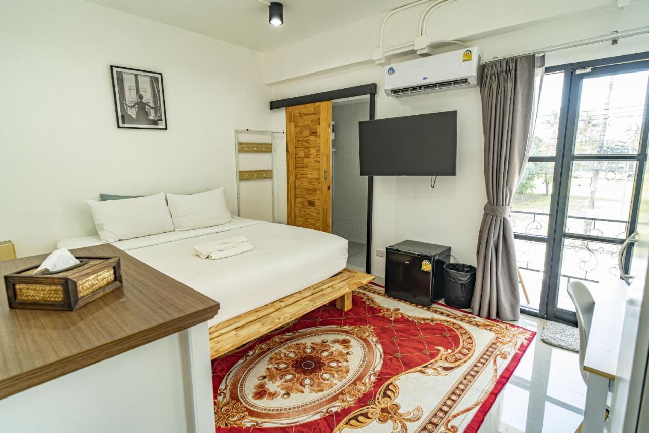 Laewan Guesthouse バーン・タイ エクステリア 写真